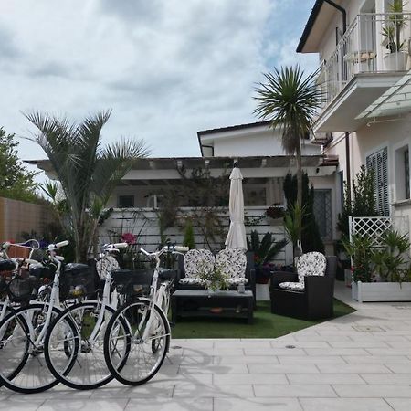 La Brise Hotel Marina di Pietrasanta Eksteriør billede