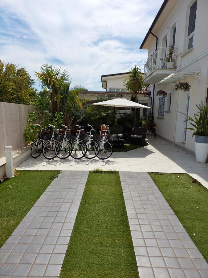 La Brise Hotel Marina di Pietrasanta Eksteriør billede