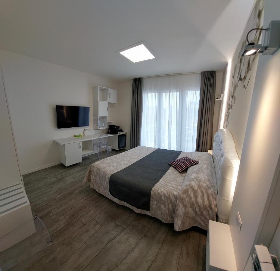 La Brise Hotel Marina di Pietrasanta Eksteriør billede