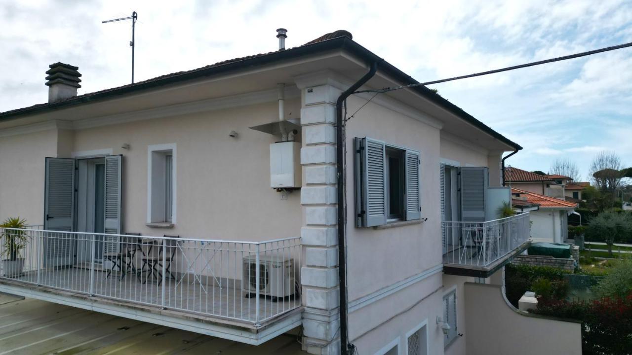 La Brise Hotel Marina di Pietrasanta Eksteriør billede