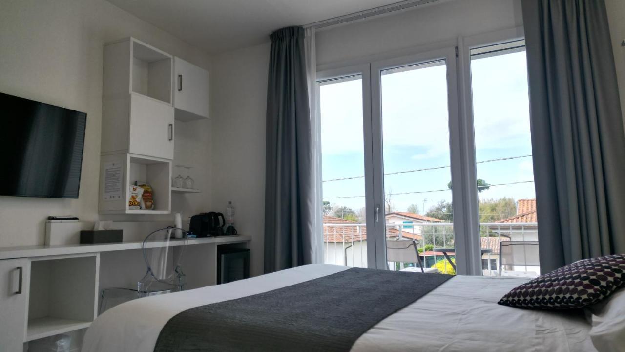 La Brise Hotel Marina di Pietrasanta Eksteriør billede